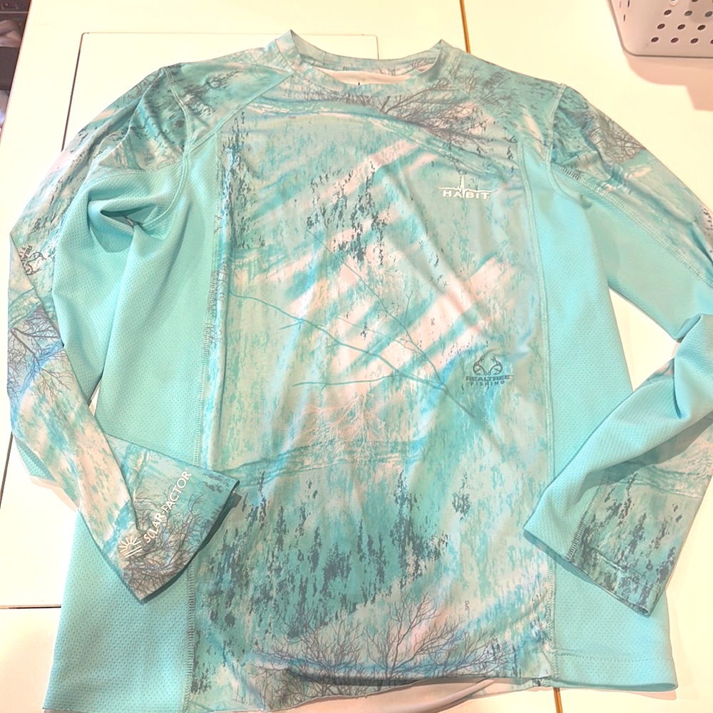 Habit Men’s Long Sleeve Fishing Shirt - Realtree Fishing/UPF 40+ Solar Factor